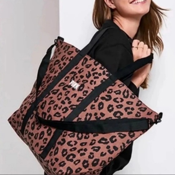 PINK Victoria's Secret Handbags - 🆕Victoria Secret PINK - overnight bag